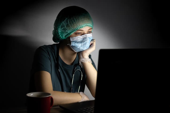 AN EXPLORATION OF CRITICAL CARE NURSES' EXPERIENCE OF NIGHT SHIFT